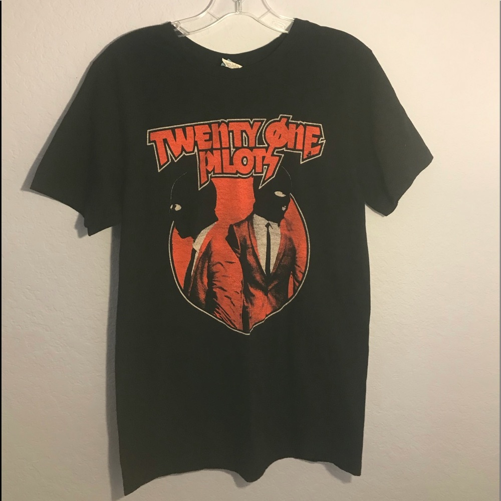graphic tee